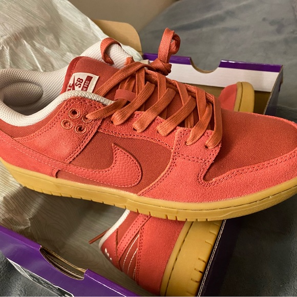 SB Dunks nike size 8 man brand new receipt and everything authentic SNKRS app - Picture 3 of 3